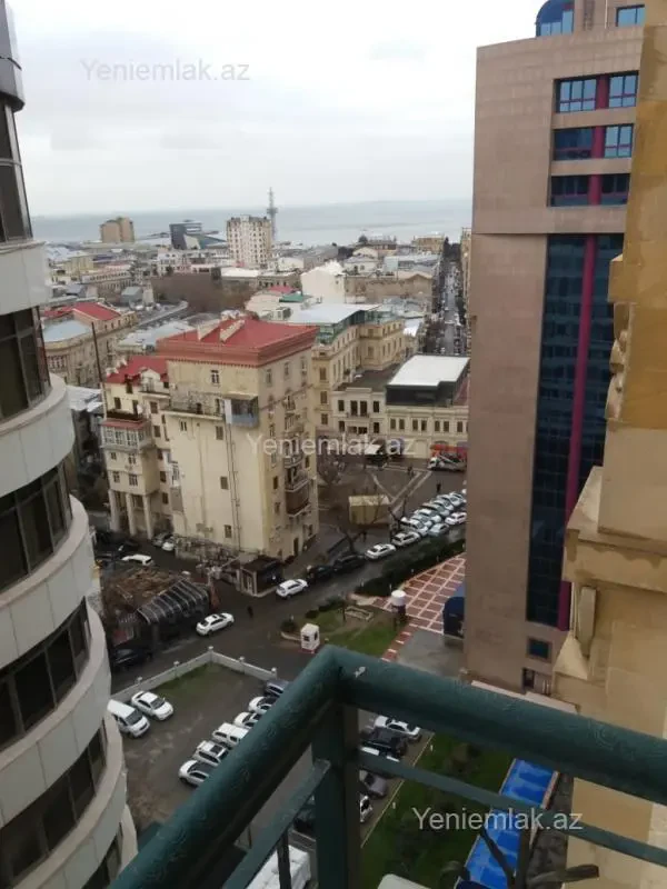 Satılır 3 otaqlı yeni tikili 137 m²