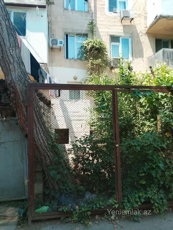 Satılır 2 otaqlı köhnə tikili 50 m²