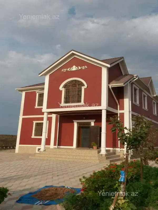 Satılır 6 otaqlı həyət evi 260 m²