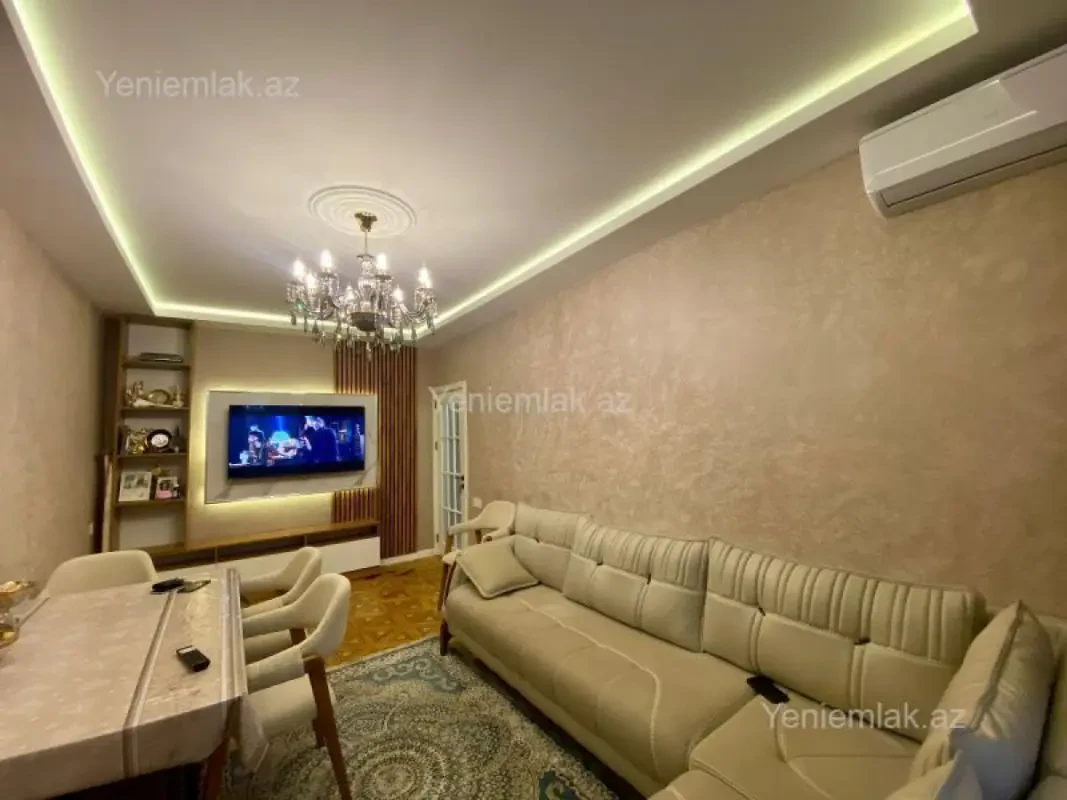 Satılır 2 otaqlı köhnə tikili 70 m²