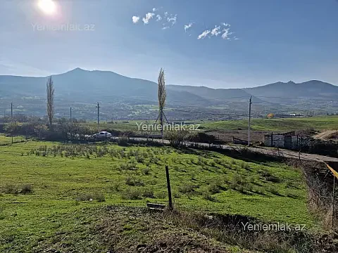 Satılır torpaq sahəsi — Siyəzən