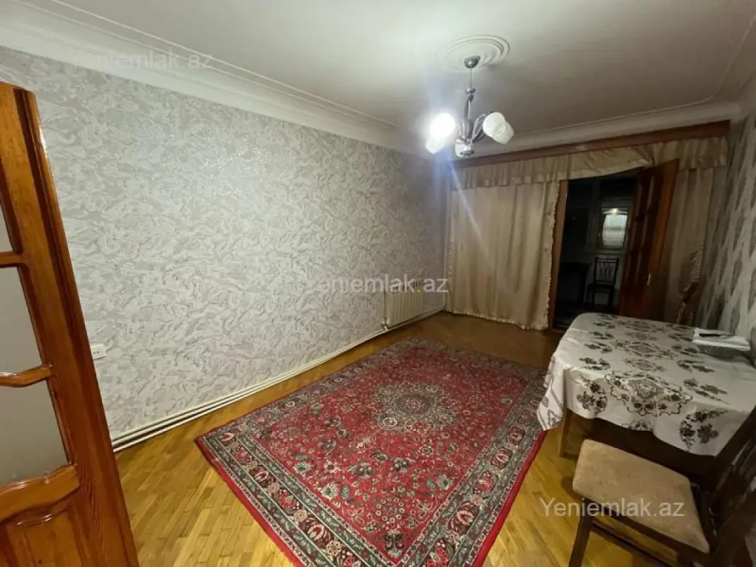 Satılır 2 otaqlı köhnə tikili 50 m²