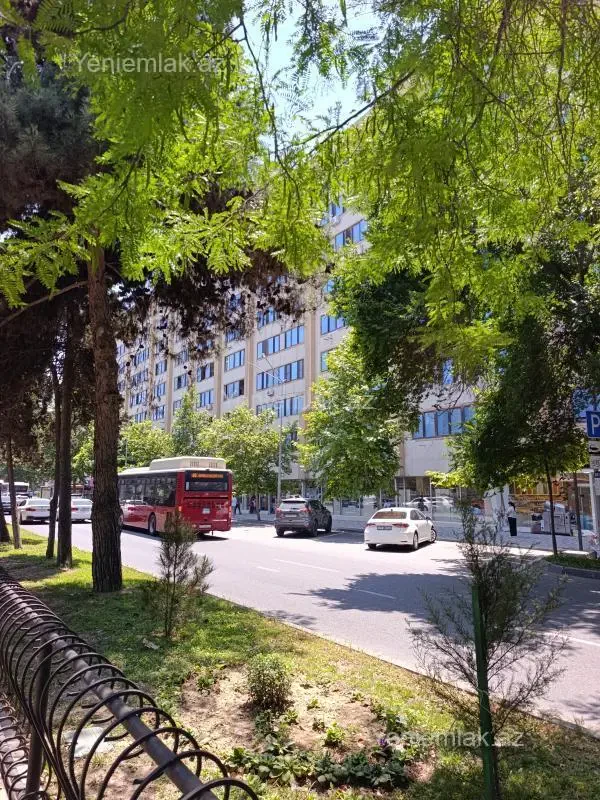 Satılır 3 otaqlı köhnə tikili 90 m²
