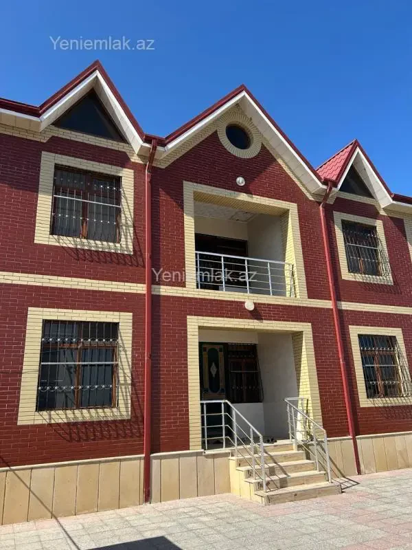 Satılır 5 otaqlı həyət evi 216 m²