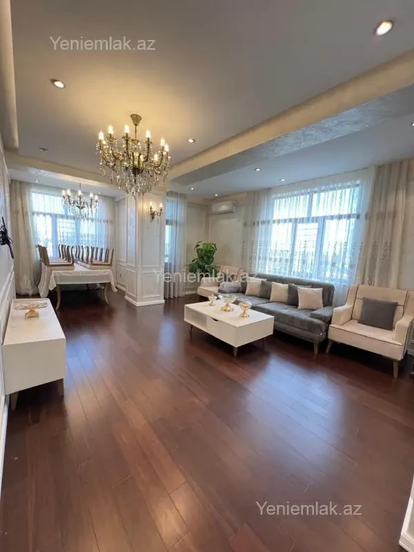 Satılır 3 otaqlı yeni tikili 135 m²