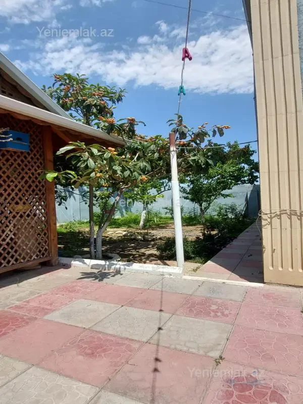 Satılır 5 otaqlı həyət evi 180 m²