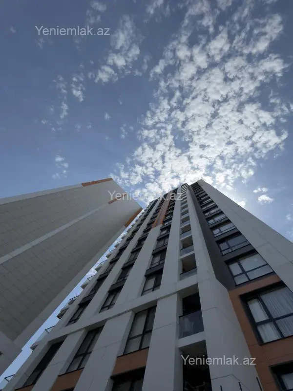 Satılır 3 otaqlı yeni tikili 76.5 m²