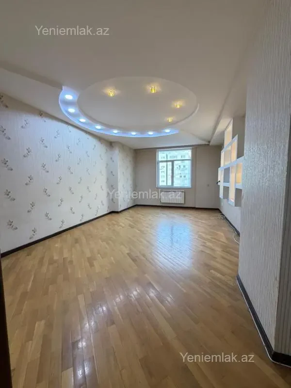 Satılır 3 otaqlı yeni tikili 115 m²