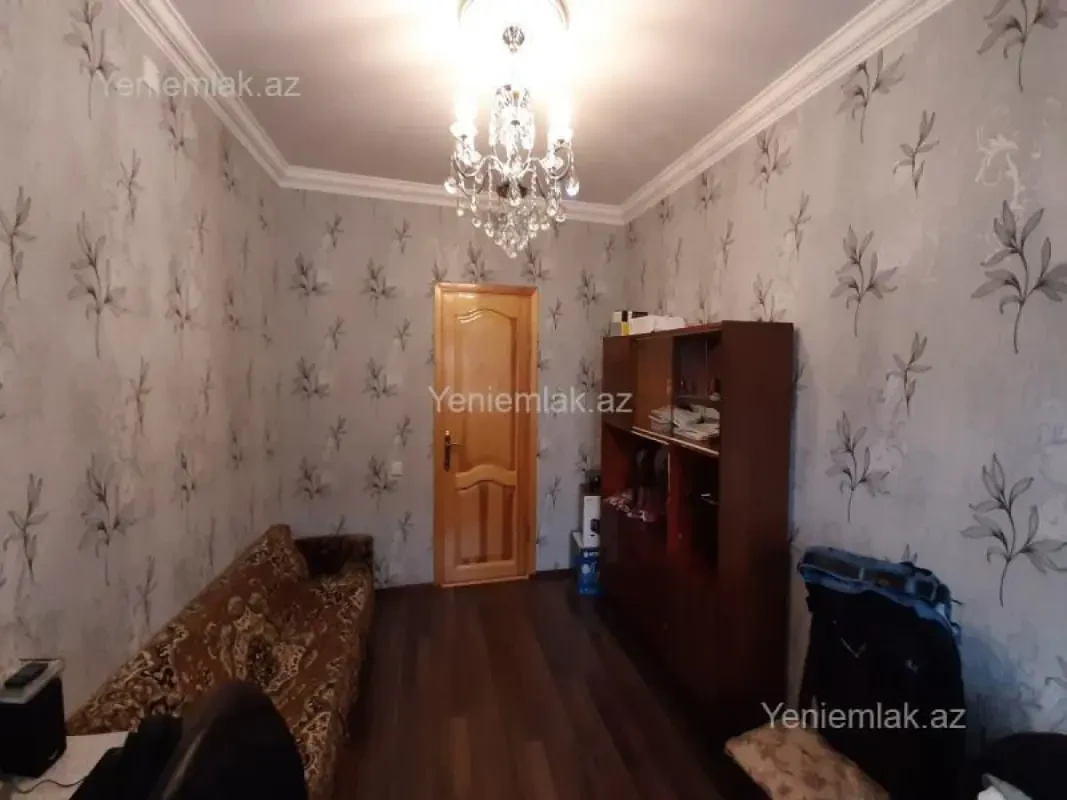 Satılır 5 otaqlı köhnə tikili 120 m²