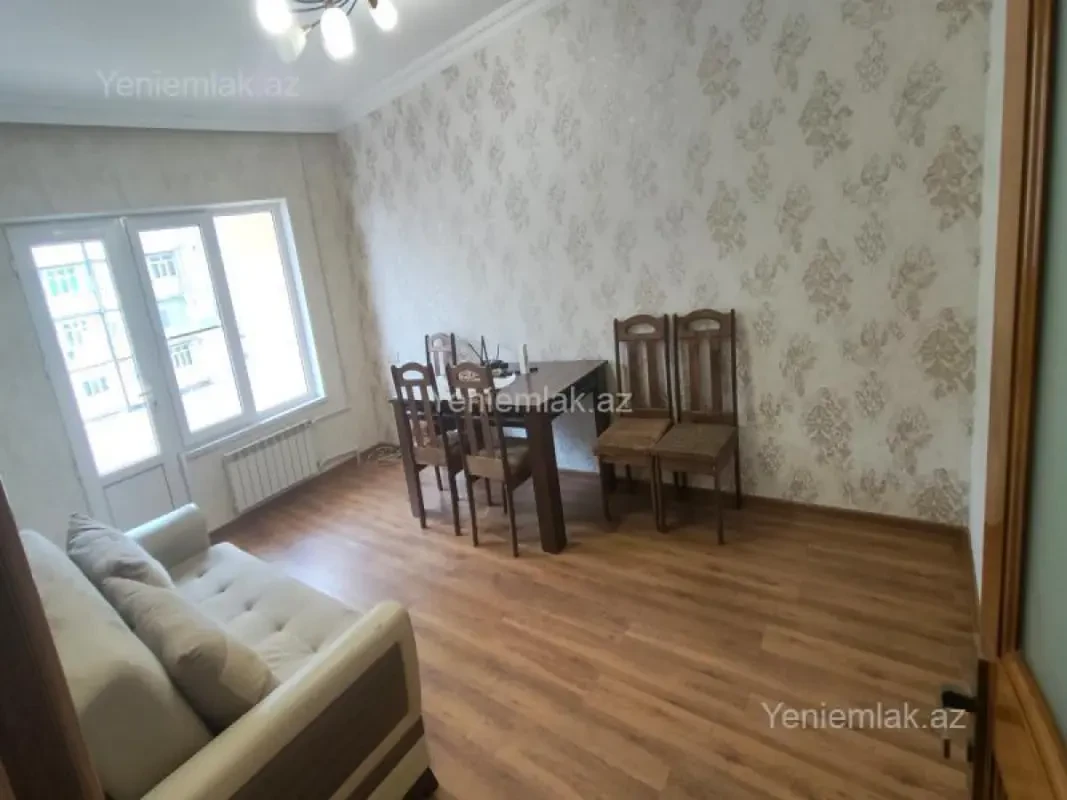 Satılır 2 otaqlı köhnə tikili 60 m²