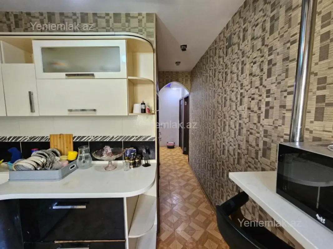 Satılır 4 otaqlı köhnə tikili 90 m²