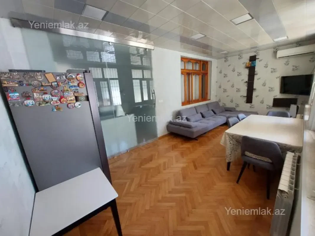 Satılır 5 otaqlı köhnə tikili 110 m²