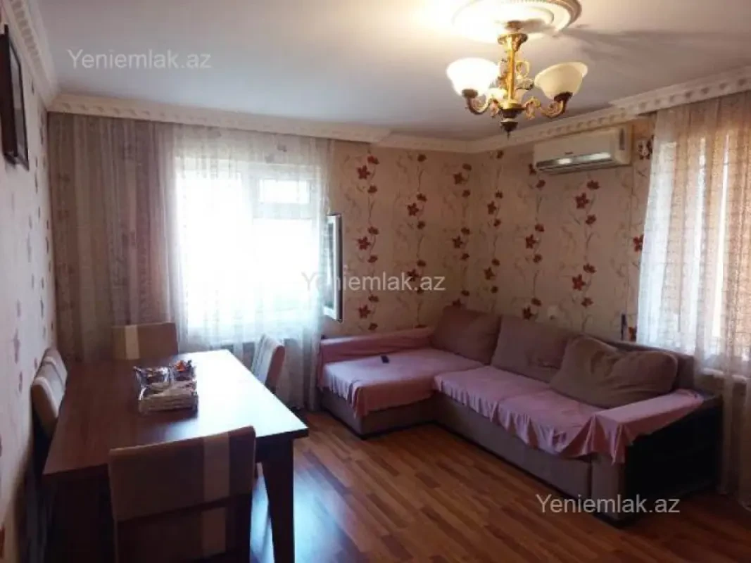 Satılır 2 otaqlı köhnə tikili 55 m²