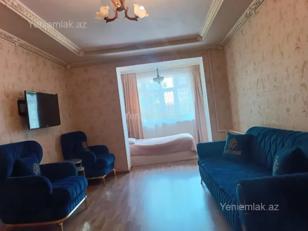 Satılır 2 otaqlı köhnə tikili 60 m²