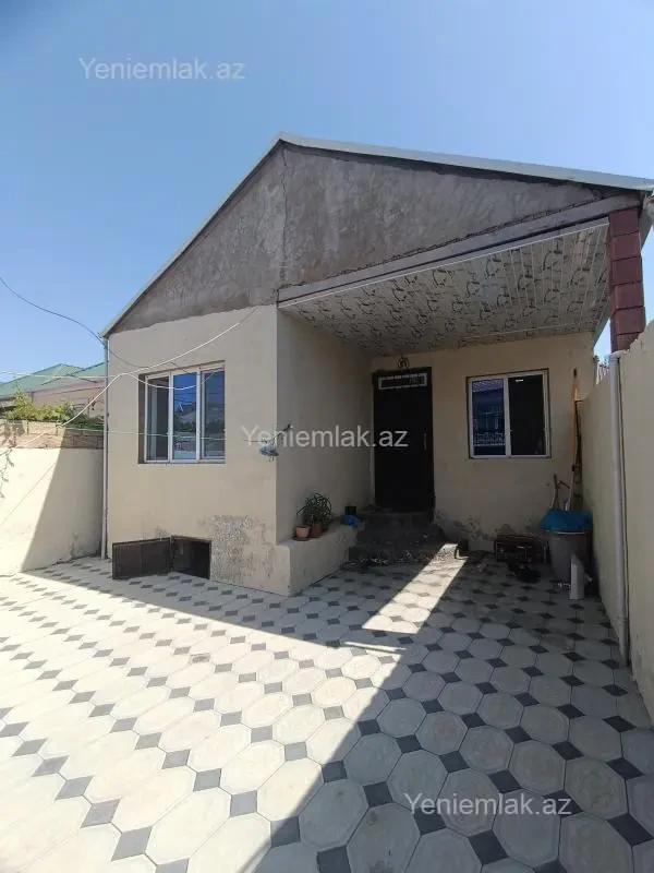 Satılır 4 otaqlı həyət evi 100 m²