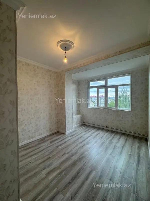 Satılır 1 otaqlı köhnə tikili 36 m²