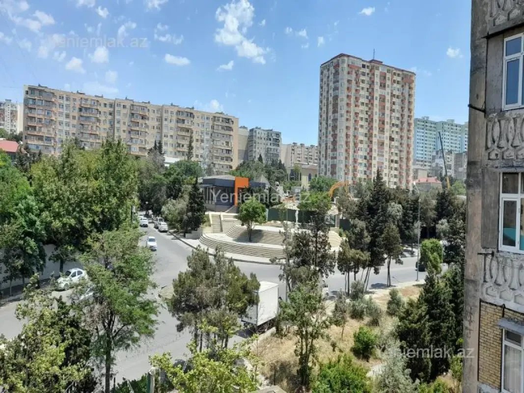 Satılır 3 otaqlı köhnə tikili 80 m²