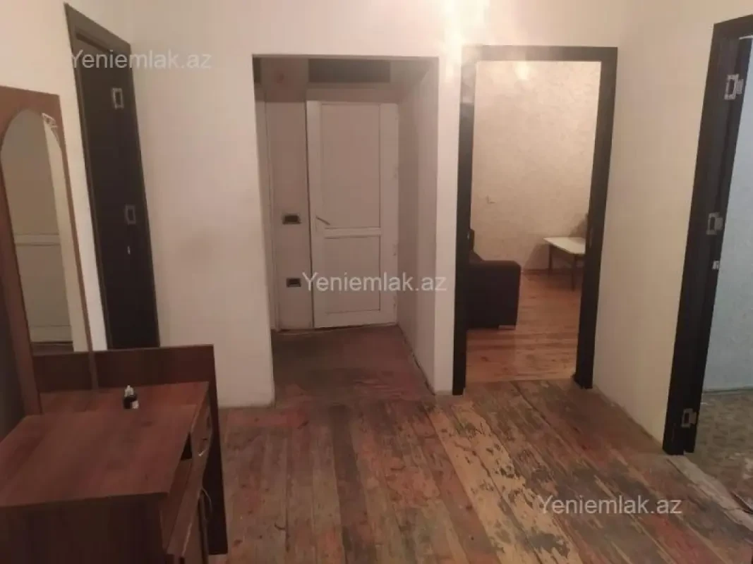 Satılır 3 otaqlı köhnə tikili 90 m²