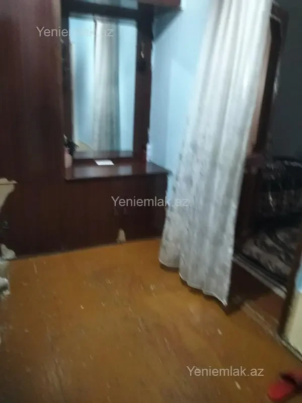 Satılır 2 otaqlı köhnə tikili 60 m²