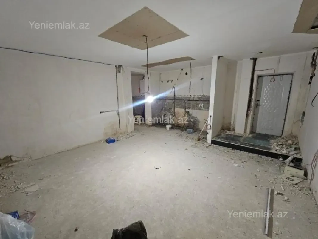 Satılır 2 otaqlı köhnə tikili 50 m²