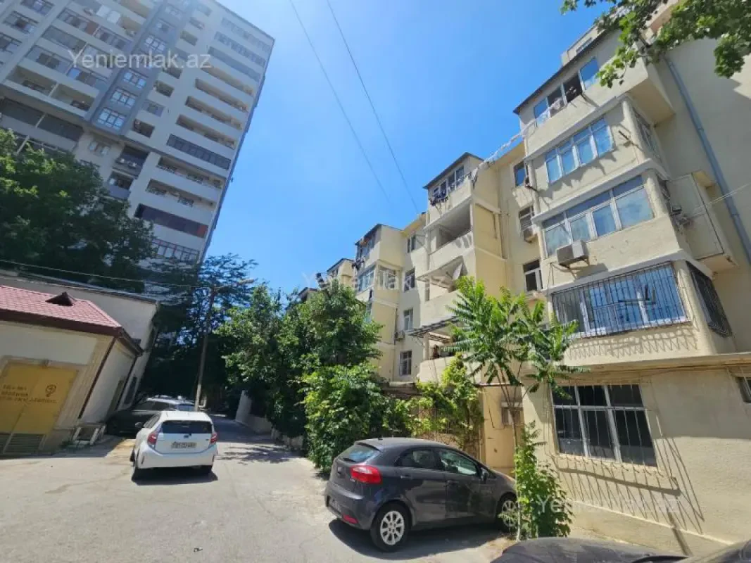 Satılır 3 otaqlı köhnə tikili 70 m²