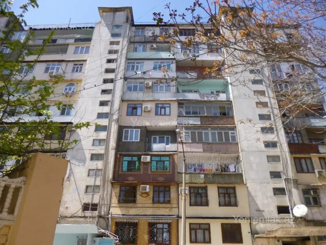 Satılır 3 otaqlı köhnə tikili 80 m²