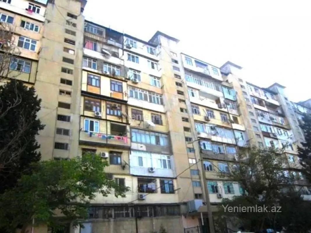 Satılır 4 otaqlı köhnə tikili 100 m²