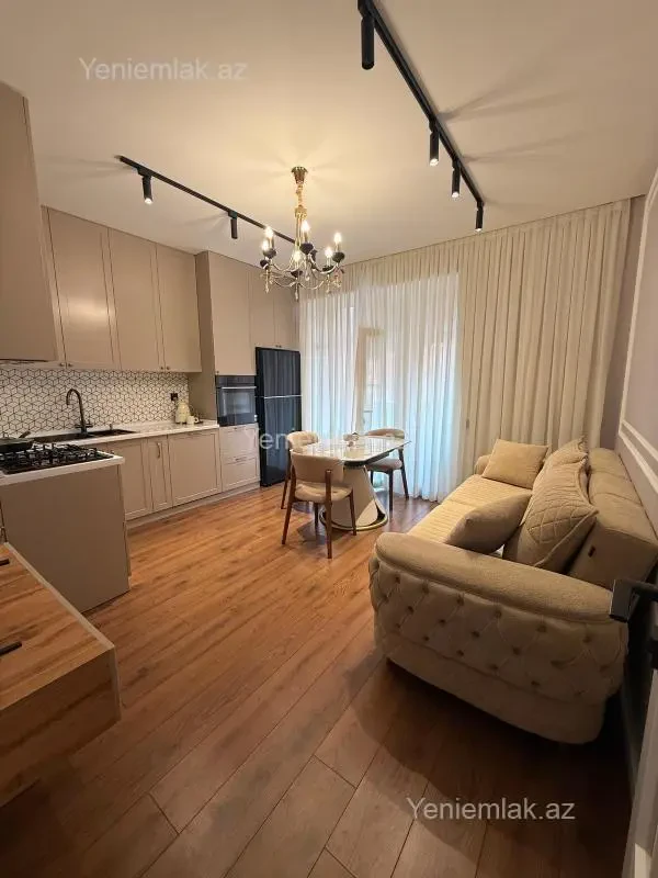 Satılır 3 otaqlı yeni tikili 75 m²