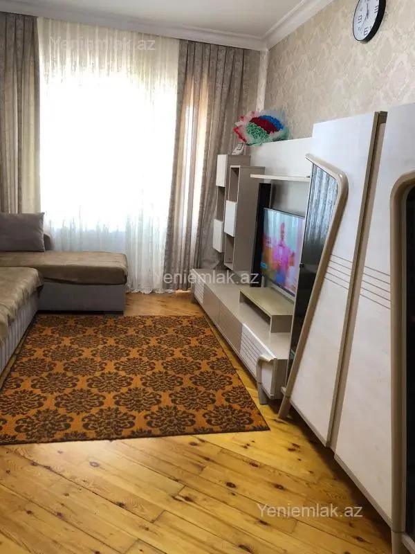 Satılır 2 otaqlı köhnə tikili 60 m²