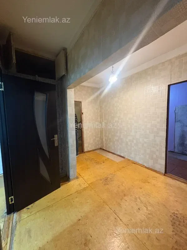 Satılır 2 otaqlı köhnə tikili 55 m²