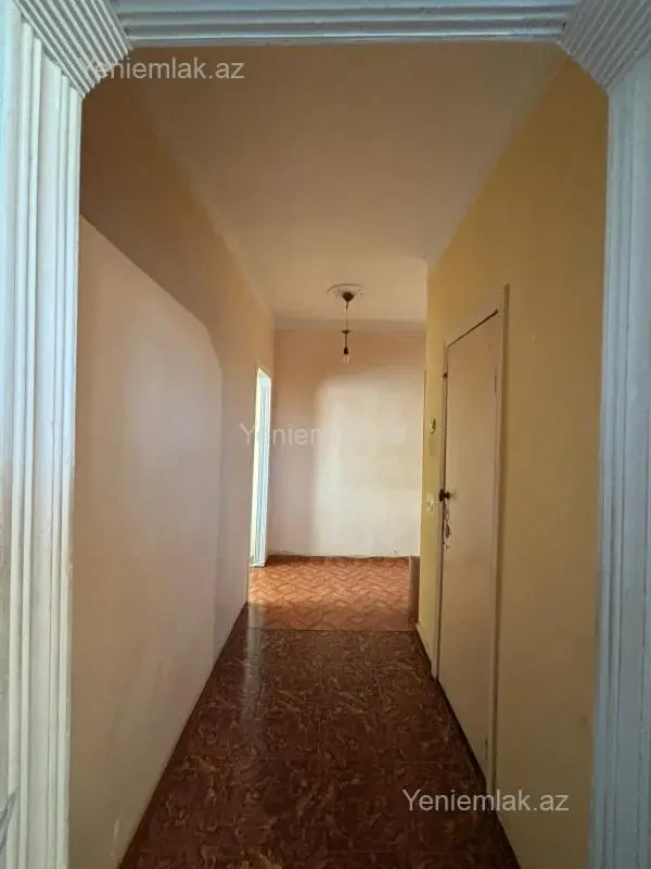 Satılır 1 otaqlı köhnə tikili 40 m²