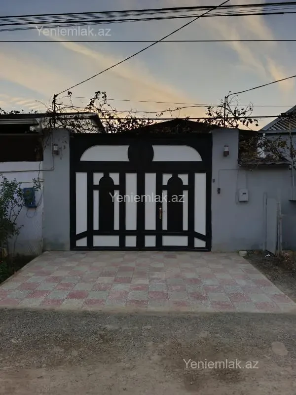 Satılır 3 otaqlı həyət evi 100 m²