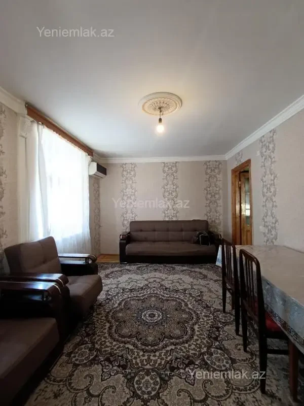 Satılır 2 otaqlı köhnə tikili 62 m²
