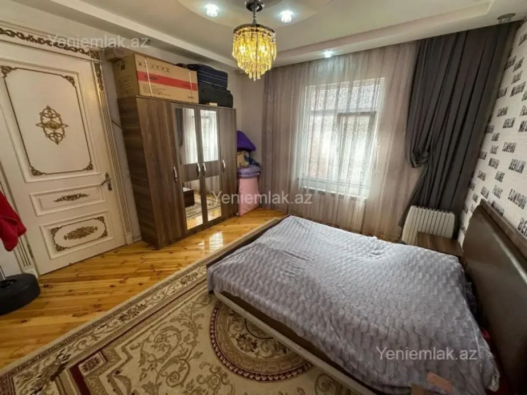 Satılır 8 otaqlı həyət evi 300 m²