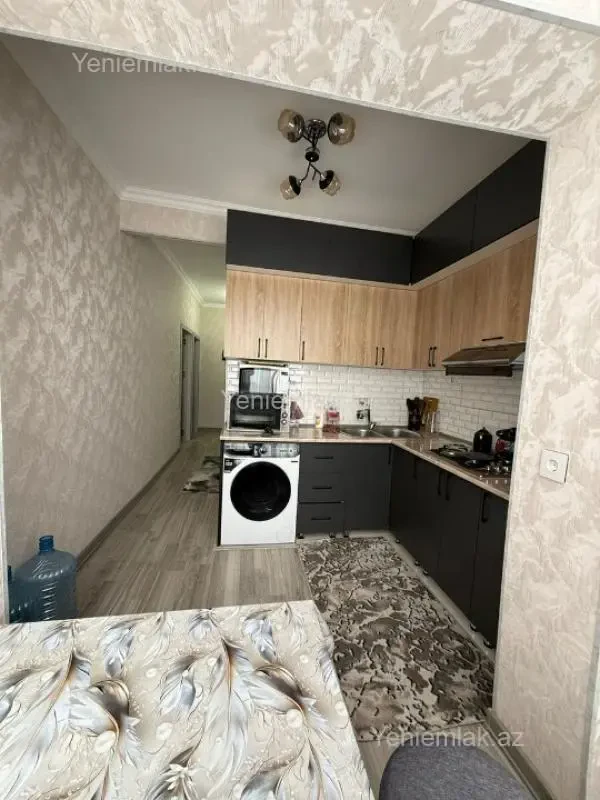 Satılır 4 otaqlı köhnə tikili 100 m²