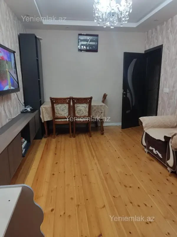Satılır 2 otaqlı köhnə tikili 60 m²