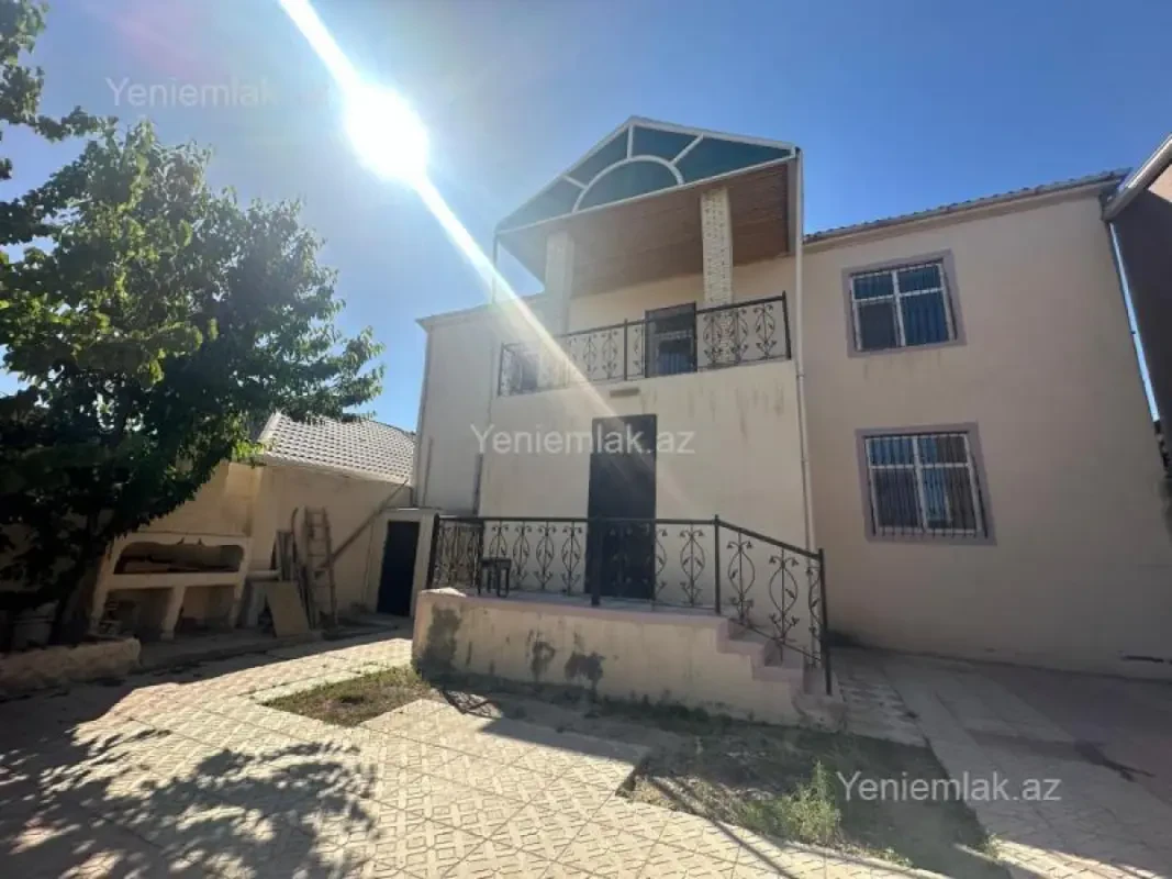Satılır 6 otaqlı həyət evi 160 m²