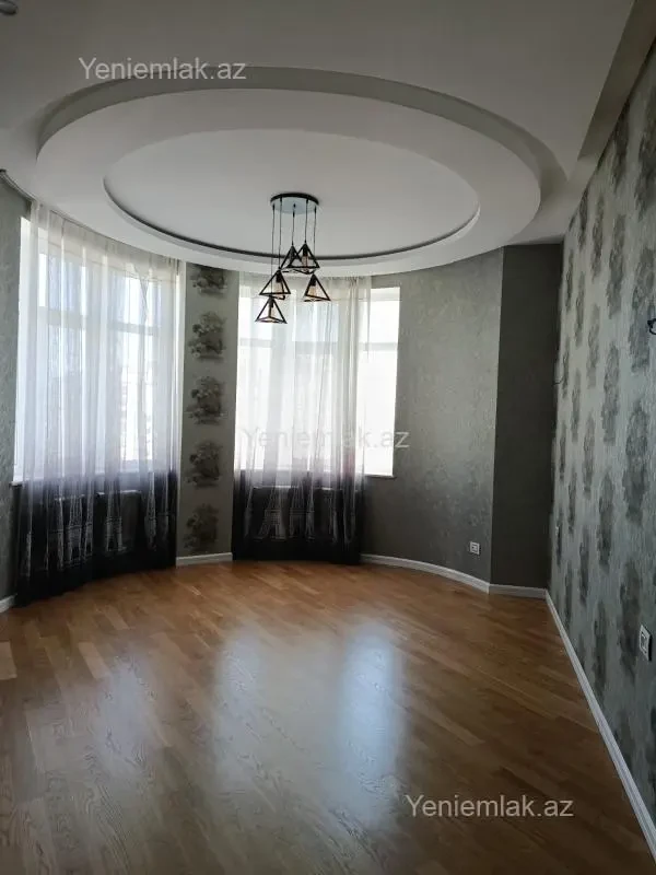 Satılır 4 otaqlı yeni tikili 153 m²