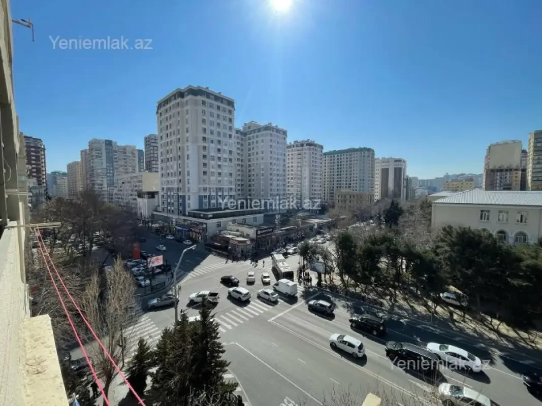 Satılır 2 otaqlı köhnə tikili 65 m²