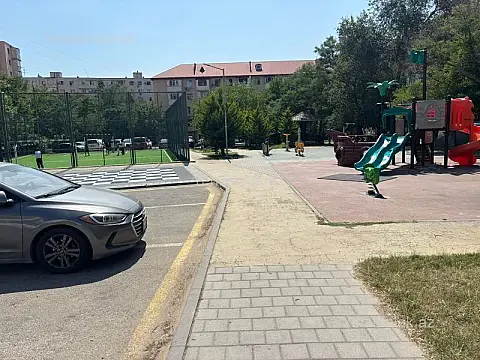 Satılır 2 otaqlı köhnə tikili 43 m² — Bakı, Nizami 2 otaq 43.00 m²