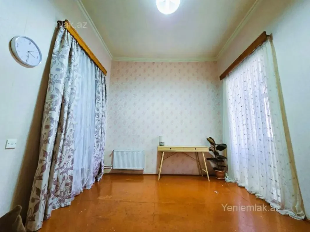 Satılır 4 otaqlı həyət evi 100 m²