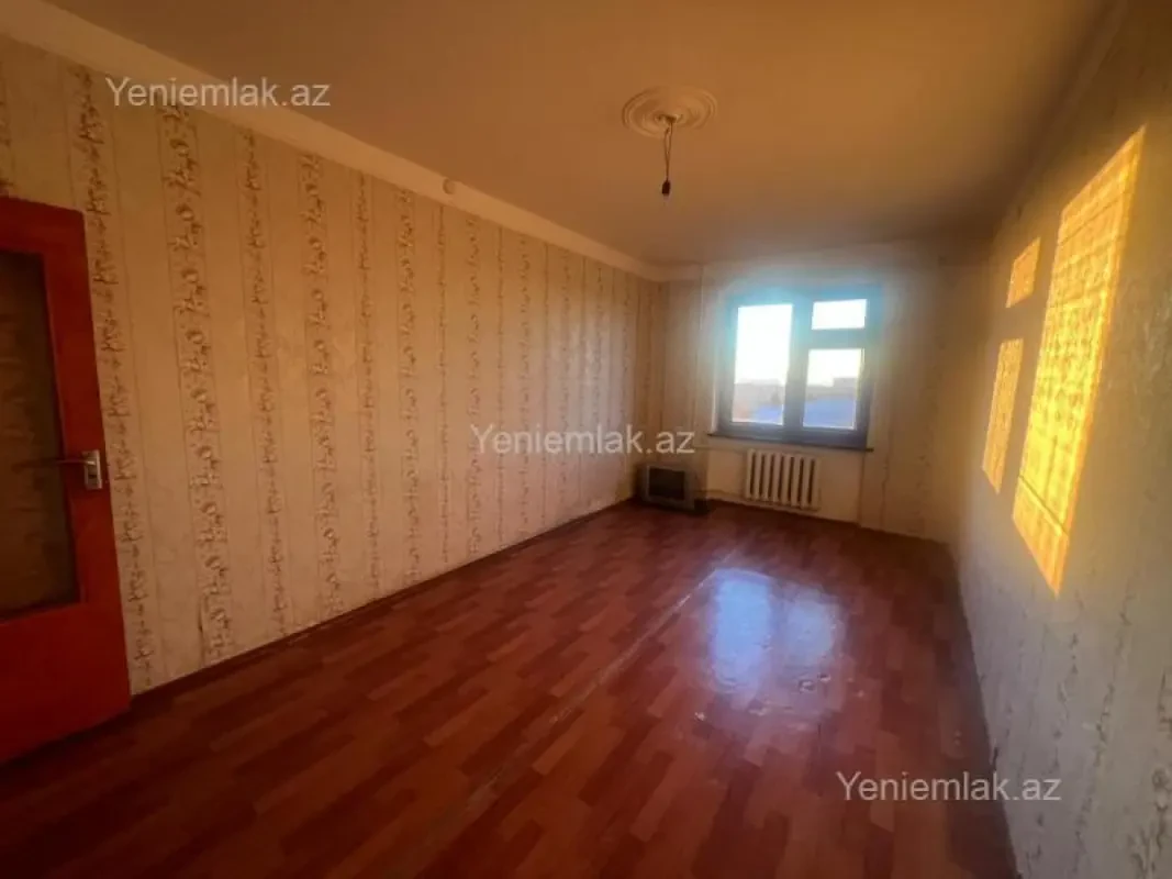 Satılır 5 otaqlı köhnə tikili 120 m²