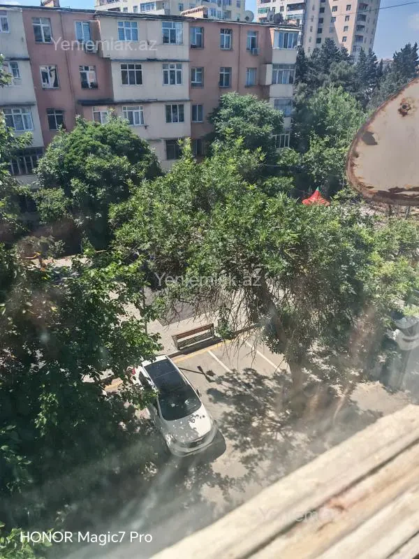 Satılır 3 otaqlı köhnə tikili 76 m²