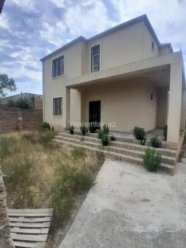 Satılır 6 otaqlı həyət evi 300 m²