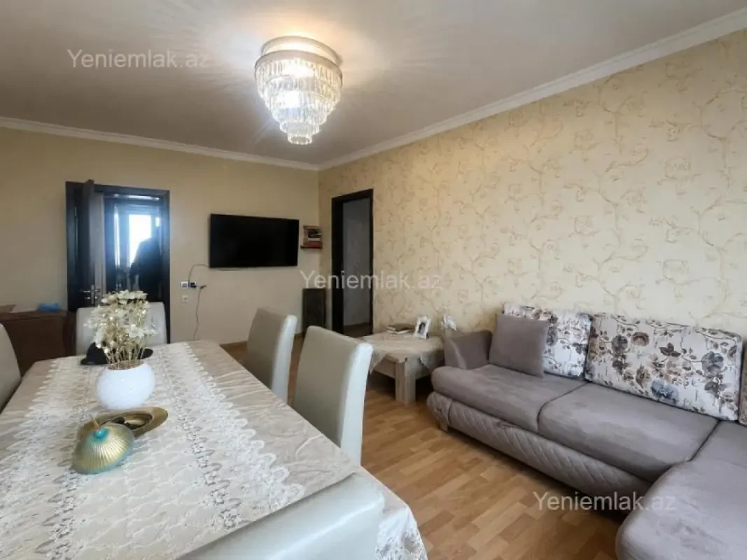 Satılır 4 otaqlı köhnə tikili 115 m²