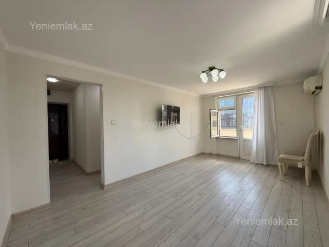 Satılır 1 otaqlı köhnə tikili 37 m²