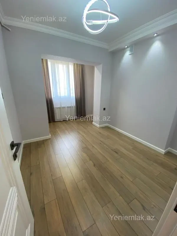 Satılır 2 otaqlı köhnə tikili 55 m²