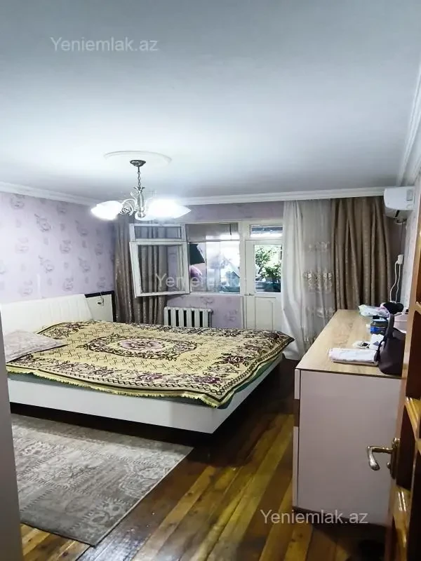 Satılır 5 otaqlı köhnə tikili 120 m²