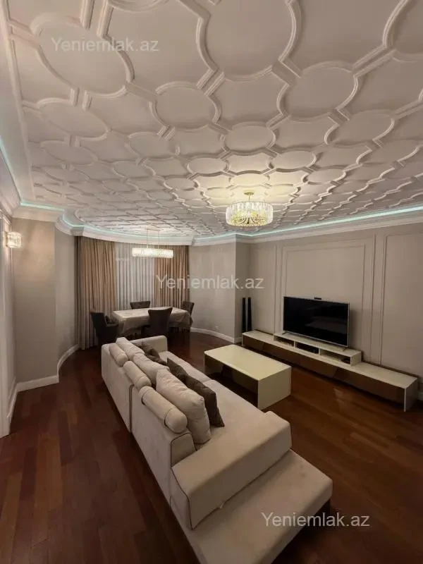 Satılır 4 otaqlı yeni tikili 136 m²