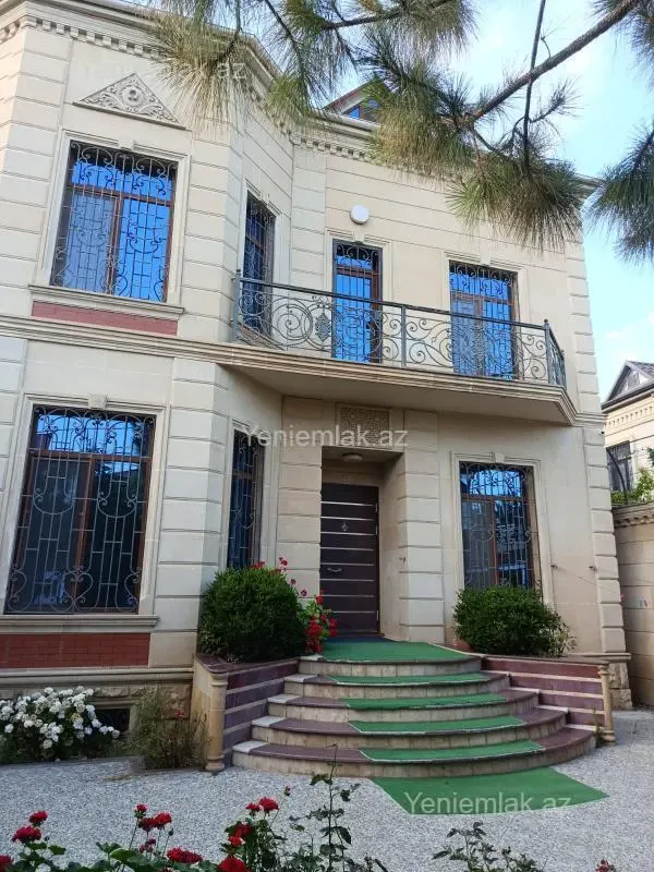 Satılır 5 otaqlı həyət evi 315 m²